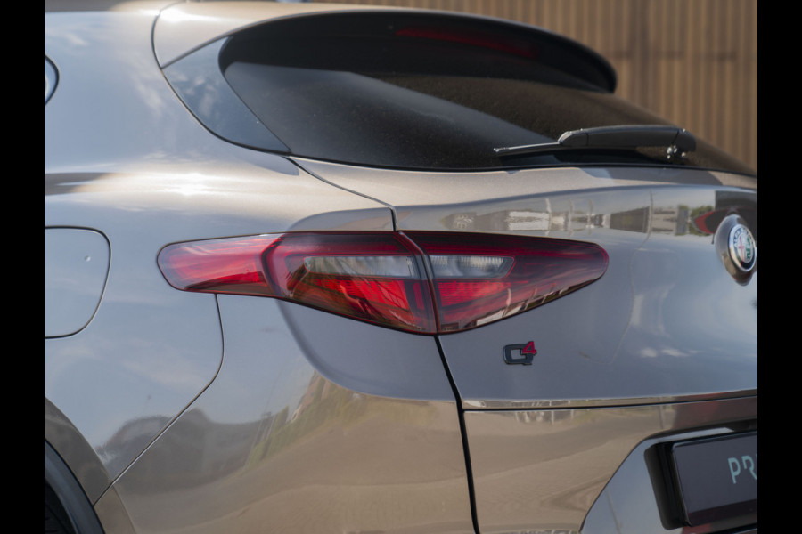 Alfa Romeo Stelvio 2.0 T AWD Super | Veloce stoelen | NL-auto | Camera | Trekhaak