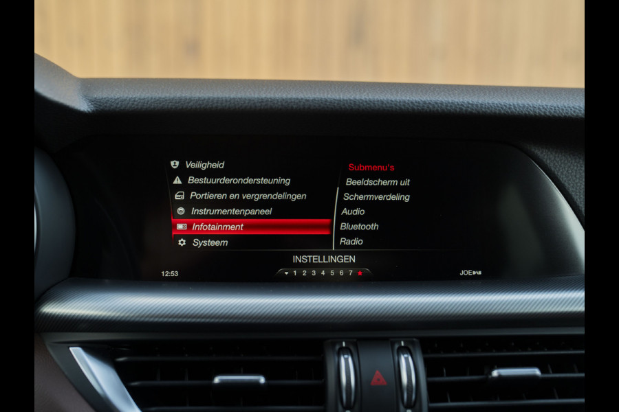 Alfa Romeo Stelvio 2.0 T AWD Super | Veloce stoelen | NL-auto | Camera | Trekhaak