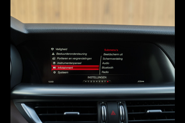 Alfa Romeo Stelvio 2.0 T AWD Super | Veloce stoelen | NL-auto | Camera | Trekhaak