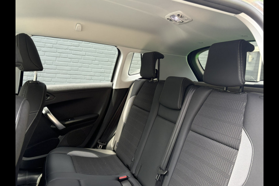 Peugeot 2008 1.2 PureTech Allure 130pk EAT6 !!! NET BINNEN !!! | Unieke KM-stand | Grip Control | Apple Carplay | Achteruitrijcamera | PDC A