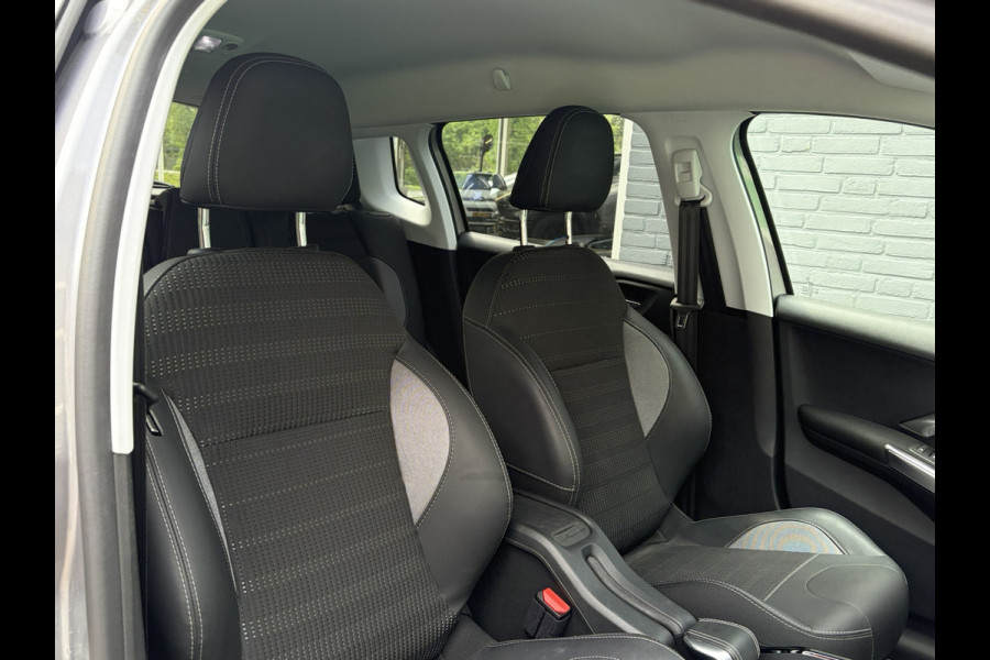 Peugeot 2008 1.2 PureTech Allure 130pk EAT6 !!! NET BINNEN !!! | Unieke KM-stand | Grip Control | Apple Carplay | Achteruitrijcamera | PDC A