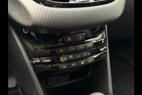 Peugeot 2008 1.2 PureTech Allure 130pk EAT6 !!! NET BINNEN !!! | Unieke KM-stand | Grip Control | Apple Carplay | Achteruitrijcamera | PDC A