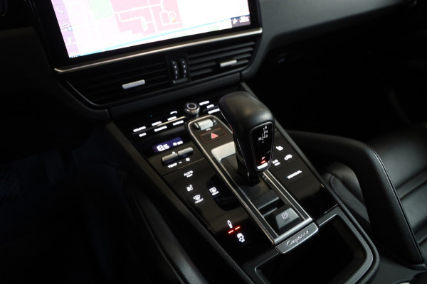 Porsche Cayenne Coupé 3.0 E-Hybrid 462PK NAP Bose, Luchtvering, Trekhaak, Softclose Topstaat Lease v/a €211,- P.M. INRUIL MOGELIJK