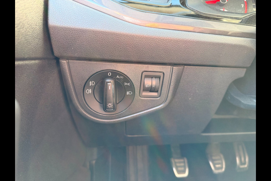 Volkswagen Polo 1.0 Comfortline iQ Drive |ACC | Carplay | Navi | Clima |Stoelverw|Parkpilot |Blind assist