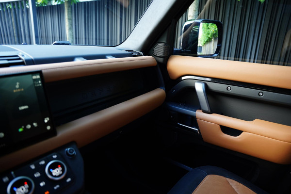 Land Rover Defender 110 P 400 E X-Dynamic HSE / Panoramadak / Meridian / BTW