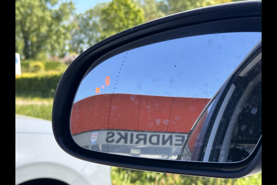 Hyundai Kona EV Fashion 64 kWh | SOH: 96,7% | Lage kmstand | 3 Fase | Warmtepomp | Blindspot |