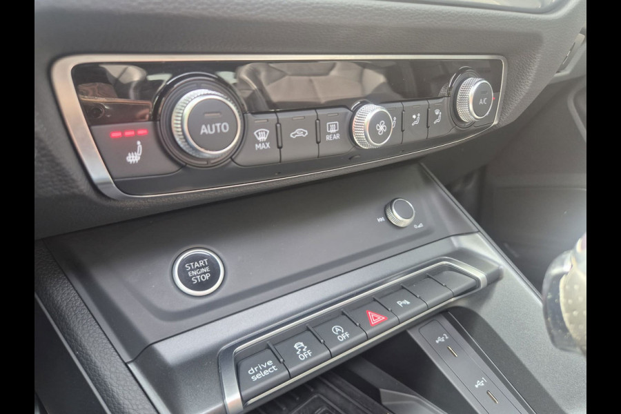 Audi Q3 Sportback 35 TFSI S Line | Clima| Pano | Camera | Navi | Stoelverwarming | Sonos |