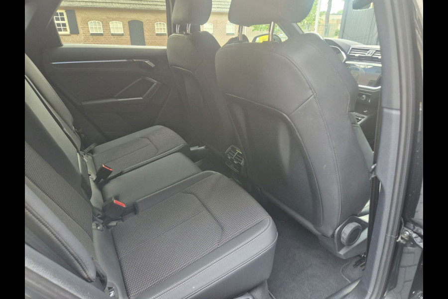 Audi Q3 Sportback 35 TFSI S Line | Clima| Pano | Camera | Navi | Stoelverwarming | Sonos |