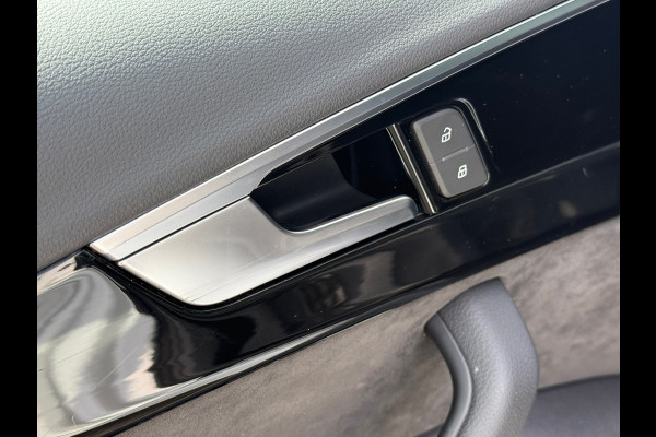 Audi A4 Limousine 40 TFSI S-LINE Adap Cruise|Sportstoel|Virtual|Dealer Onderhouden