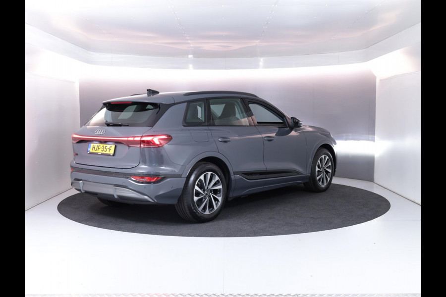 Audi Q6 e-tron Advanced edition perf 306pk 100Kwh | Tech plus | Sportstoel zwart leder-kunstl | Volledig in carrosseriekleur | Omgevingscamera's |