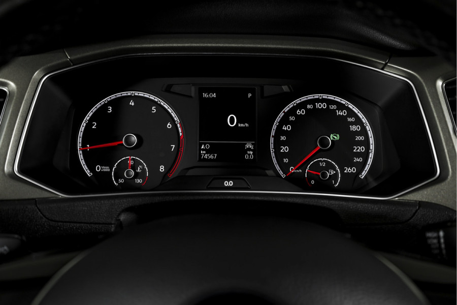 Volkswagen T-Roc 1.5 TSI 150 PK Style - Automaat | Adapt. Cruise | PDC | Camera | NAV+App. Connect | ECC | Afn. Trekhaak | LM 17" |