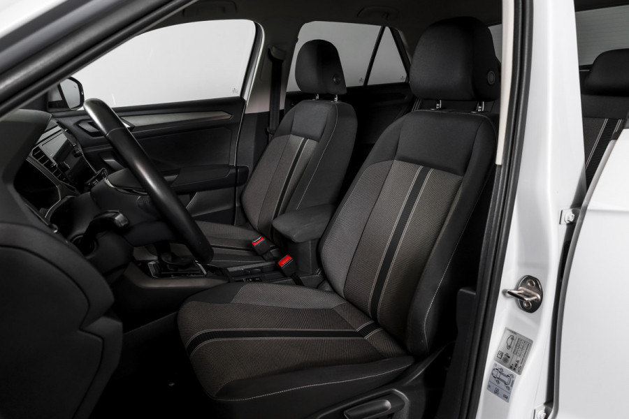 Volkswagen T-Roc 1.5 TSI 150 PK Style - Automaat | Adapt. Cruise | PDC | Camera | NAV+App. Connect | ECC | Afn. Trekhaak | LM 17" |