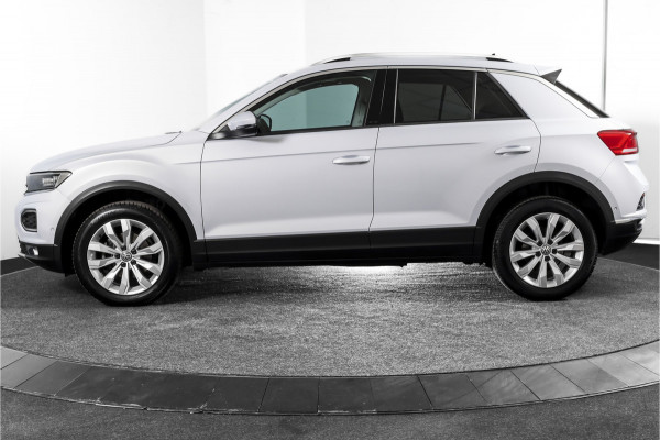 Volkswagen T-Roc 1.5 TSI 150 PK Style - Automaat | Adapt. Cruise | PDC | Camera | NAV+App. Connect | ECC | Afn. Trekhaak | LM 17" |