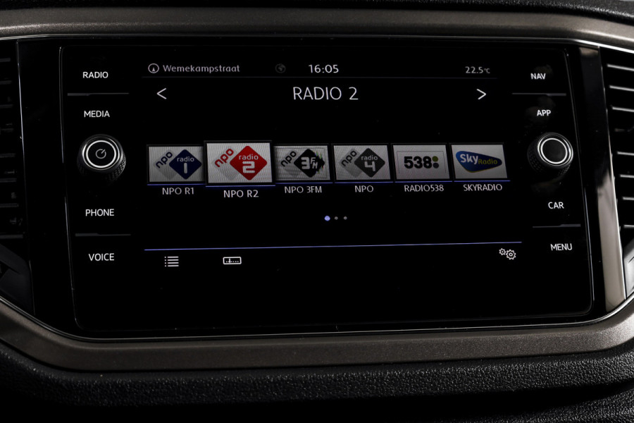 Volkswagen T-Roc 1.5 TSI 150 PK Style - Automaat | Adapt. Cruise | PDC | Camera | NAV+App. Connect | ECC | Afn. Trekhaak | LM 17" |