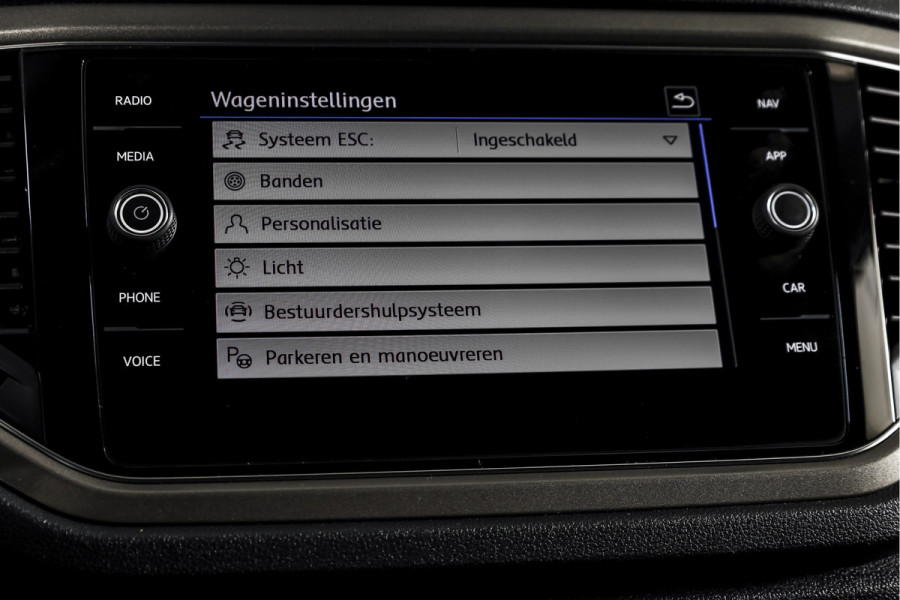 Volkswagen T-Roc 1.5 TSI 150 PK Style - Automaat | Adapt. Cruise | PDC | Camera | NAV+App. Connect | ECC | Afn. Trekhaak | LM 17" |