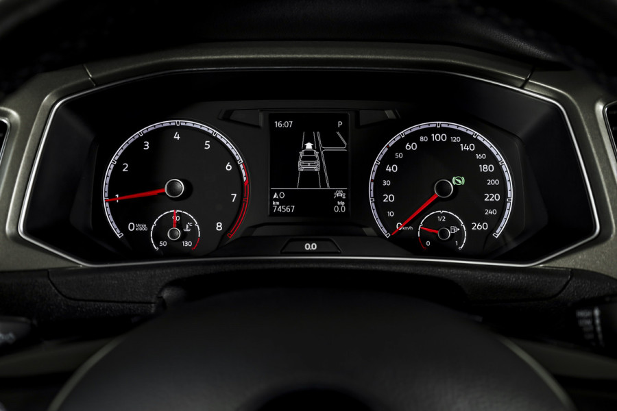 Volkswagen T-Roc 1.5 TSI 150 PK Style - Automaat | Adapt. Cruise | PDC | Camera | NAV+App. Connect | ECC | Afn. Trekhaak | LM 17" |