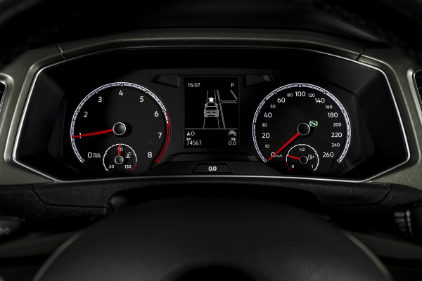 Volkswagen T-Roc 1.5 TSI 150 PK Style - Automaat | Adapt. Cruise | PDC | Camera | NAV+App. Connect | ECC | Afn. Trekhaak | LM 17" |