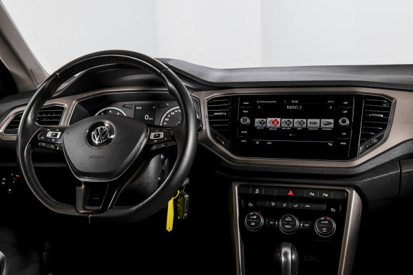 Volkswagen T-Roc 1.5 TSI 150 PK Style - Automaat | Adapt. Cruise | PDC | Camera | NAV+App. Connect | ECC | Afn. Trekhaak | LM 17" |