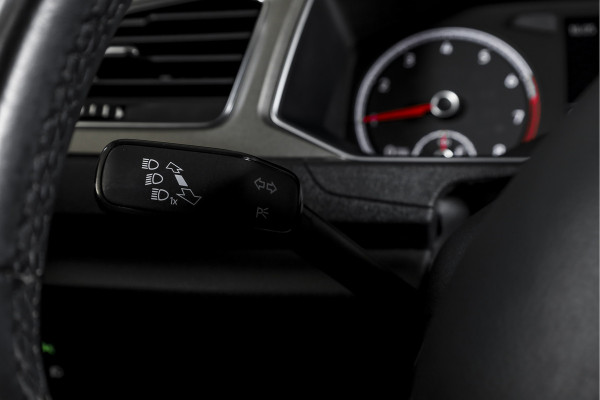 Volkswagen T-Roc 1.5 TSI 150 PK Style - Automaat | Adapt. Cruise | PDC | Camera | NAV+App. Connect | ECC | Afn. Trekhaak | LM 17" |