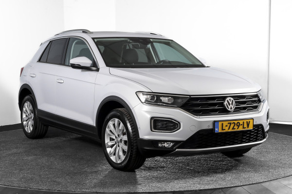 Volkswagen T-Roc 1.5 TSI 150 PK Style - Automaat | Adapt. Cruise | PDC | Camera | NAV+App. Connect | ECC | Afn. Trekhaak | LM 17" |