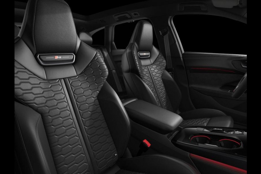 Audi RS5 Avant Avant e-hybrid 470 kW / 639 pk | Audi Sportpakket | Optiekpakket carbon | RS keramische remmen brons | Panorama-glasdak |