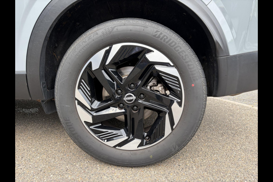 Nissan QASHQAI 1.3 MHEV Xtronic N-Connecta FABRIEKSGARANTIE| STOEL + STUURVERWARMING| VOORRUITVERWARMING| ELEKTRISCHE ACHTERKLEP| HEAD-UP DISPLAY| PANORAMADAK| ADAPTIVE CRUISE CONTROL| DODE HOEK SENSOR| 360 CAMERA|