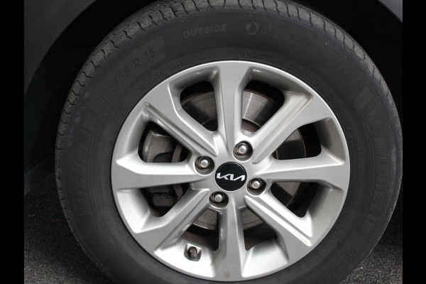 Kia Stonic 1.0 T-GDi MHEV DynamicLine Trekhaak Camera Parkeer sensoren Navigatie Apple Carplay/Android Auto Climate Control Cruise Control Parkeer sensoren Lichtmetalen Velgen