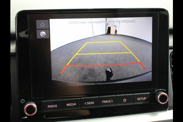 Kia Stonic 1.0 T-GDi MHEV DynamicLine Trekhaak Camera Parkeer sensoren Navigatie Apple Carplay/Android Auto Climate Control Cruise Control Parkeer sensoren Lichtmetalen Velgen