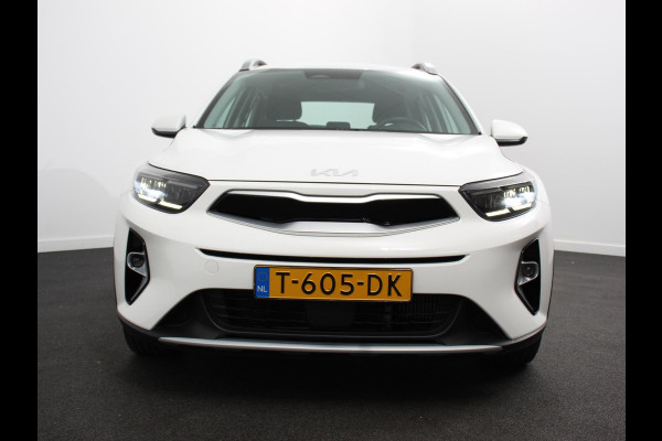 Kia Stonic 1.0 T-GDi MHEV DynamicLine Trekhaak Camera Parkeer sensoren Navigatie Apple Carplay/Android Auto Climate Control Cruise Control Parkeer sensoren Lichtmetalen Velgen