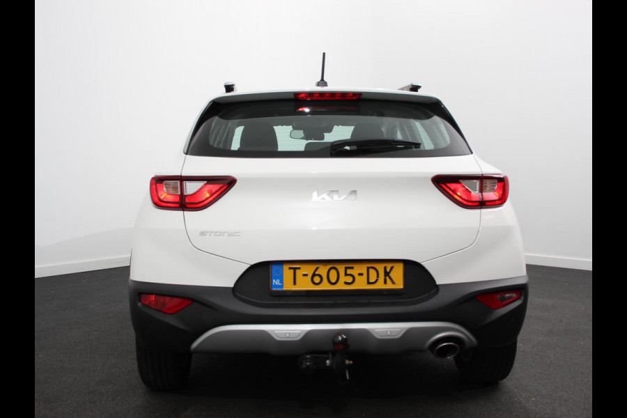 Kia Stonic 1.0 T-GDi MHEV DynamicLine Trekhaak Camera Parkeer sensoren Navigatie Apple Carplay/Android Auto Climate Control Cruise Control Parkeer sensoren Lichtmetalen Velgen