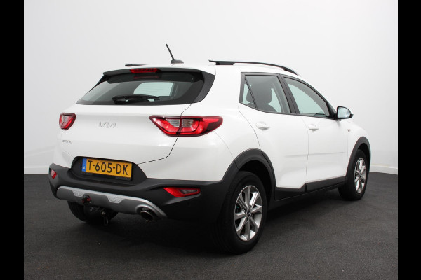 Kia Stonic 1.0 T-GDi MHEV DynamicLine Trekhaak Camera Parkeer sensoren Navigatie Apple Carplay/Android Auto Climate Control Cruise Control Parkeer sensoren Lichtmetalen Velgen