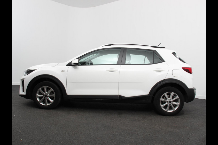Kia Stonic 1.0 T-GDi MHEV DynamicLine Trekhaak Camera Parkeer sensoren Navigatie Apple Carplay/Android Auto Climate Control Cruise Control Parkeer sensoren Lichtmetalen Velgen