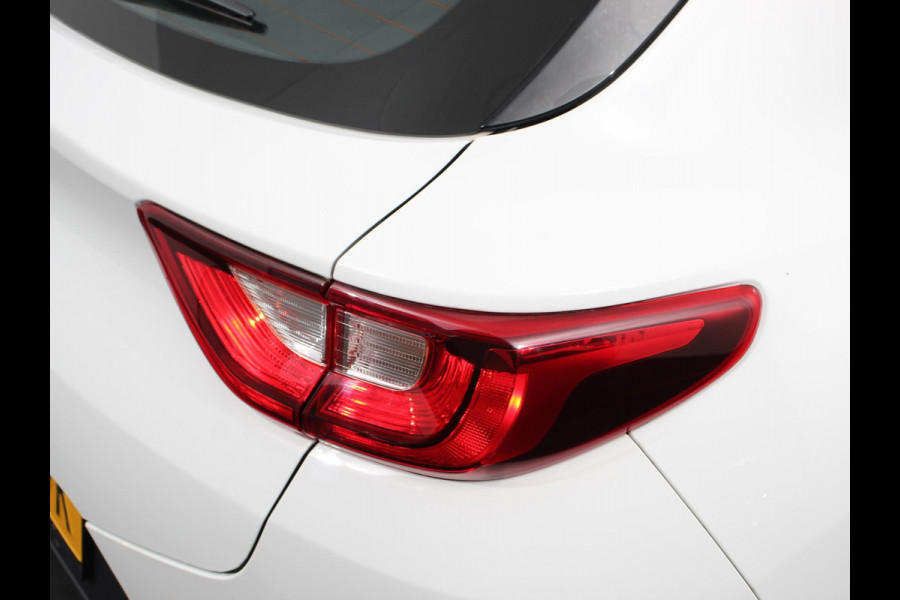 Kia Stonic 1.0 T-GDi MHEV DynamicLine Trekhaak Camera Parkeer sensoren Navigatie Apple Carplay/Android Auto Climate Control Cruise Control Parkeer sensoren Lichtmetalen Velgen