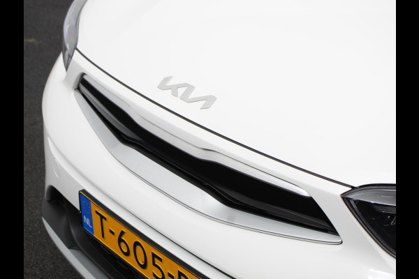 Kia Stonic 1.0 T-GDi MHEV DynamicLine Trekhaak Camera Parkeer sensoren Navigatie Apple Carplay/Android Auto Climate Control Cruise Control Parkeer sensoren Lichtmetalen Velgen
