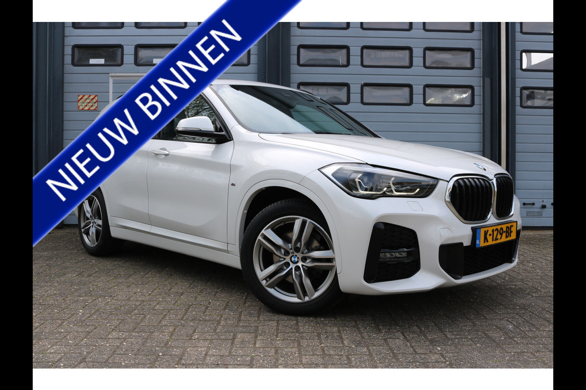 BMW X1 sDrive18i High Exe M-pakket Autom Xenon Navi Panodak T-haak Bj:2020