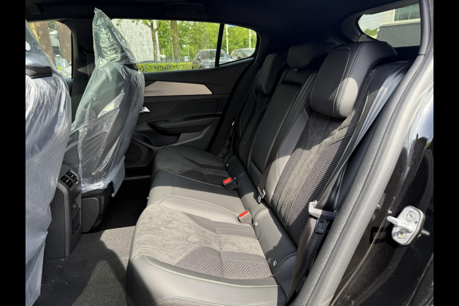 Peugeot e-408 GT 58 kWh NIEUWE AUTO 13KM!| FULL OPTION| PANO| FOCAL AUDIO| 360 CAMERA| ELEKTRISCHE ACHTERKLEP| ELEK. STOELEN| STOEL + STUURVERWARMING MET MASSAGE|