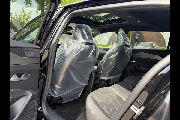 Peugeot e-408 GT 58 kWh NIEUWE AUTO 13KM!| FULL OPTION| PANO| FOCAL AUDIO| 360 CAMERA| ELEKTRISCHE ACHTERKLEP| ELEK. STOELEN| STOEL + STUURVERWARMING MET MASSAGE|