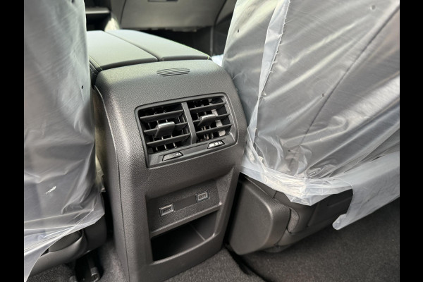 Peugeot e-408 GT 58 kWh NIEUWE AUTO 13KM!| FULL OPTION| PANO| FOCAL AUDIO| 360 CAMERA| ELEKTRISCHE ACHTERKLEP| ELEK. STOELEN| STOEL + STUURVERWARMING MET MASSAGE|
