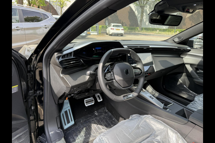 Peugeot e-408 GT 58 kWh NIEUWE AUTO 13KM!| FULL OPTION| PANO| FOCAL AUDIO| 360 CAMERA| ELEKTRISCHE ACHTERKLEP| ELEK. STOELEN| STOEL + STUURVERWARMING MET MASSAGE|