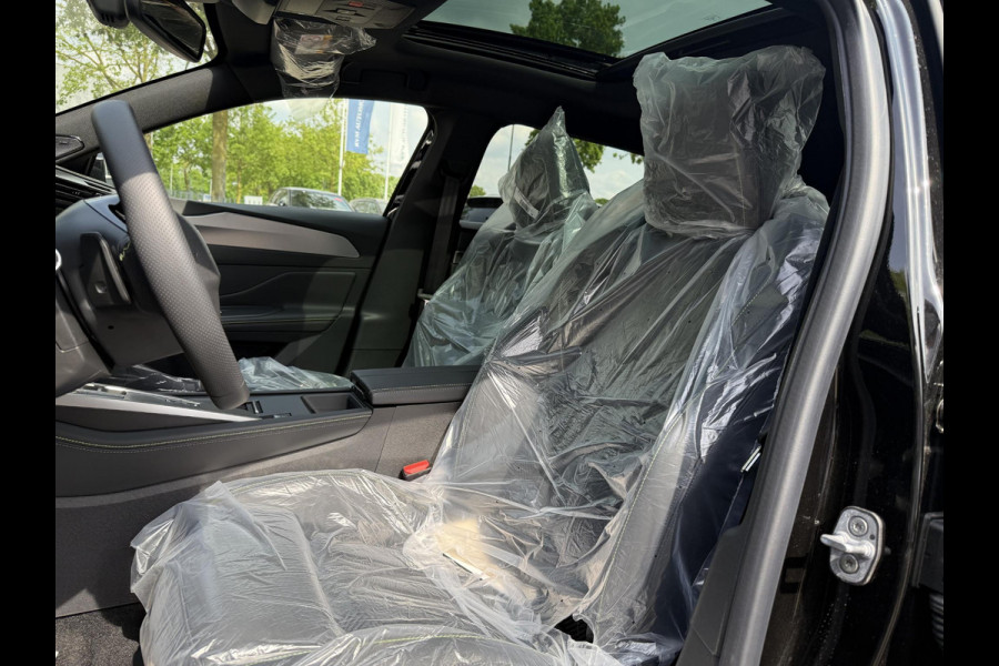 Peugeot e-408 GT 58 kWh NIEUWE AUTO 13KM!| FULL OPTION| PANO| FOCAL AUDIO| 360 CAMERA| ELEKTRISCHE ACHTERKLEP| ELEK. STOELEN| STOEL + STUURVERWARMING MET MASSAGE|