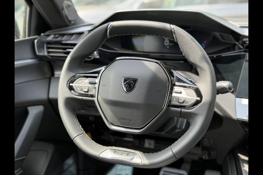 Peugeot e-408 GT 58 kWh NIEUWE AUTO 13KM!| FULL OPTION| PANO| FOCAL AUDIO| 360 CAMERA| ELEKTRISCHE ACHTERKLEP| ELEK. STOELEN| STOEL + STUURVERWARMING MET MASSAGE|