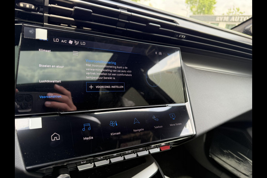 Peugeot e-408 GT 58 kWh NIEUWE AUTO 13KM!| FULL OPTION| PANO| FOCAL AUDIO| 360 CAMERA| ELEKTRISCHE ACHTERKLEP| ELEK. STOELEN| STOEL + STUURVERWARMING MET MASSAGE|