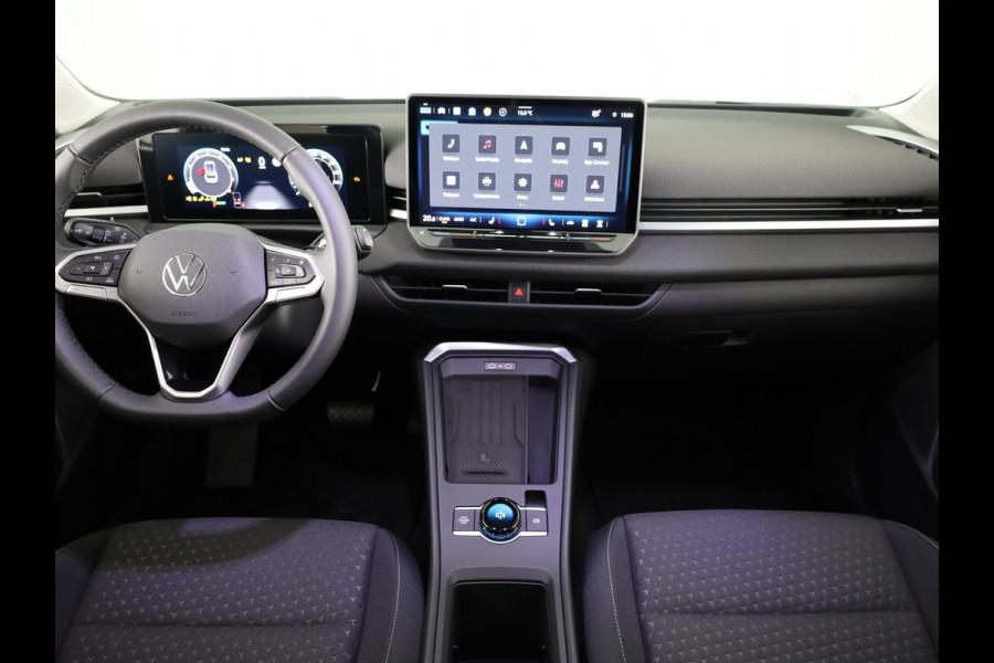 Volkswagen T-Roc Life First Edition 1.5 eTSI 85 kW / 116 PK SUV 7 v Achteruitrijcamera | Carplay