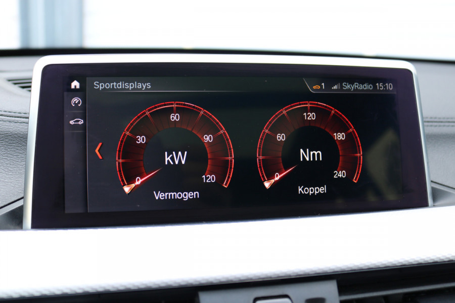 BMW X1 sDrive18i High Exe M-pakket Autom Xenon Navi Panodak T-haak Bj:2020