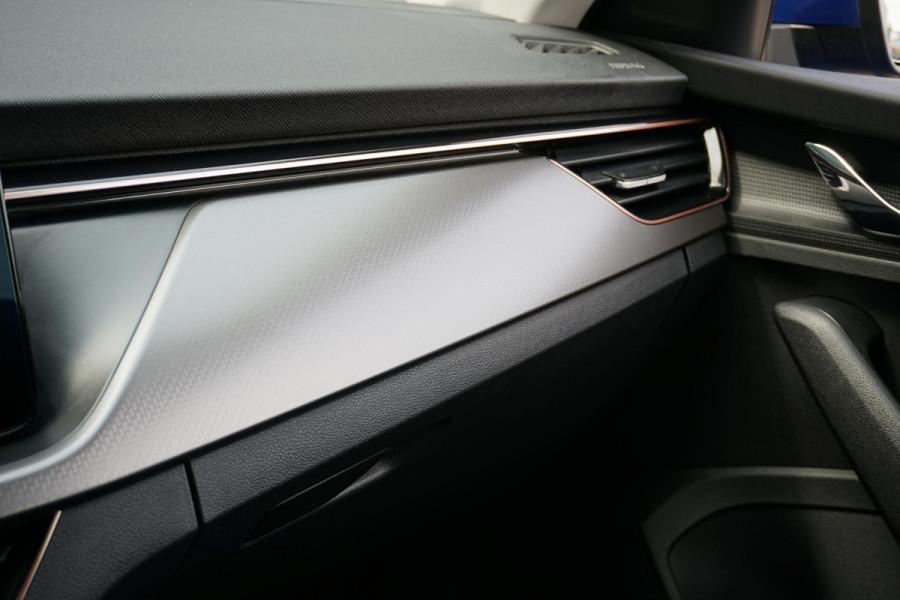 Škoda SCALA 1.0 TSI Business Edition + TREKHAAK / STOELVERWARMING / CAMERA