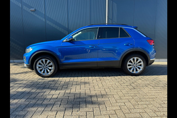 Volkswagen T-Roc 1.0 TSI Style * Navigatie * Led * Stoelverwarming * Adaptieve Cruise Control *