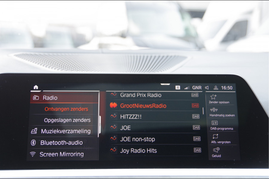 BMW 3-serie 330e M-SPORT SCHUIFDAK, INDIVIDUAL LEDER, LASER, HUD, HARMAN/KARDON, ADAPT. CRUISE, SPORTSTOELEN, DRAVIT GRAU