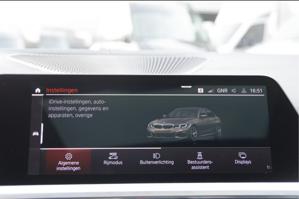 BMW 3-serie 330e M-SPORT SCHUIFDAK, INDIVIDUAL LEDER, LASER, HUD, HARMAN/KARDON, ADAPT. CRUISE, SPORTSTOELEN, DRAVIT GRAU