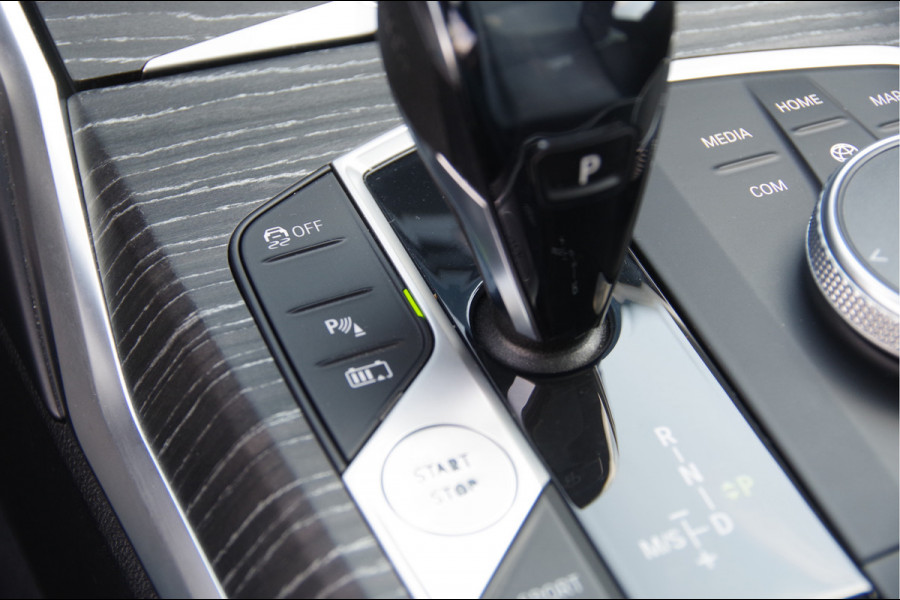 BMW 3-serie 330e M-SPORT SCHUIFDAK, INDIVIDUAL LEDER, LASER, HUD, HARMAN/KARDON, ADAPT. CRUISE, SPORTSTOELEN, DRAVIT GRAU