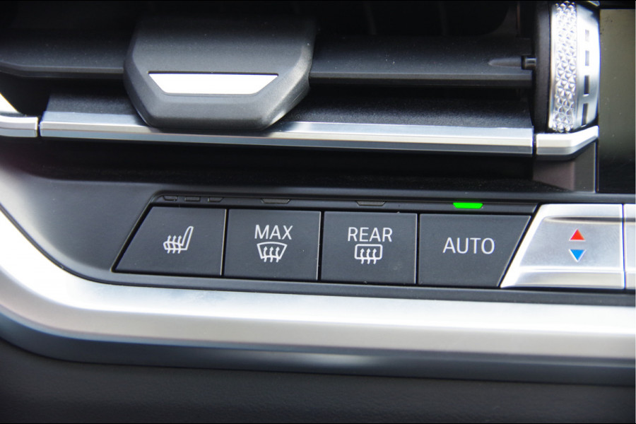 BMW 3-serie 330e M-SPORT SCHUIFDAK, INDIVIDUAL LEDER, LASER, HUD, HARMAN/KARDON, ADAPT. CRUISE, SPORTSTOELEN, DRAVIT GRAU